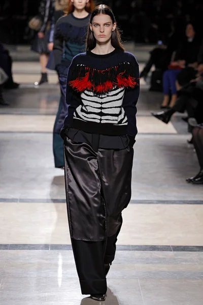 Look 24